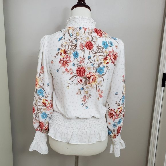 Meraki Mock Neck Smocked floral Top - Picture 5 of 12